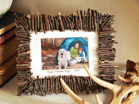 DIY Creative Photo frame of twigs
