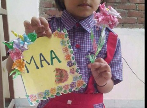 ‘MAA’ – Mother’s Day Card & Flower To Gift Your Mom on This Mother’s Day
