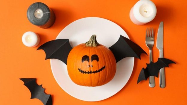 How to Make a Halloween Paper Bat