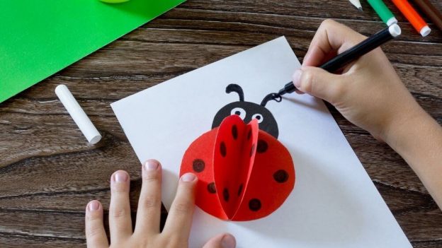 How to Make a Paper Ladybug
