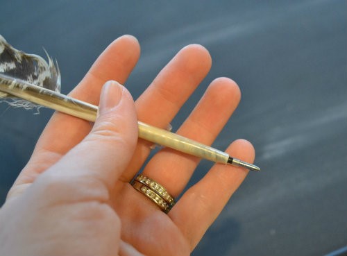 feather-pens-HOW TO MAKE ‘PEN QUILL’ (FEATHER PENS)