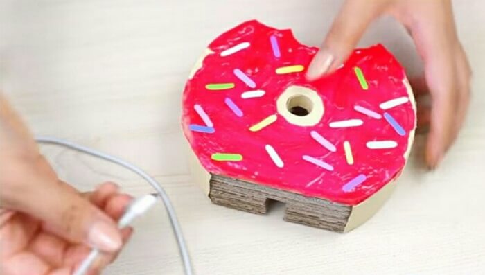 donut-phone-holder-Learn to Make Donut Phone Holder