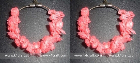 paper-decorated-earrings-RECYCLED: How to make artificial jewelries using shopping bags (Tutorial)
