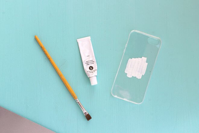 How-to-Paint-a-Cell-Phone-Cover-k4craft-DIY: Nail Polish Painted Cell Phone Case (Tutorial)