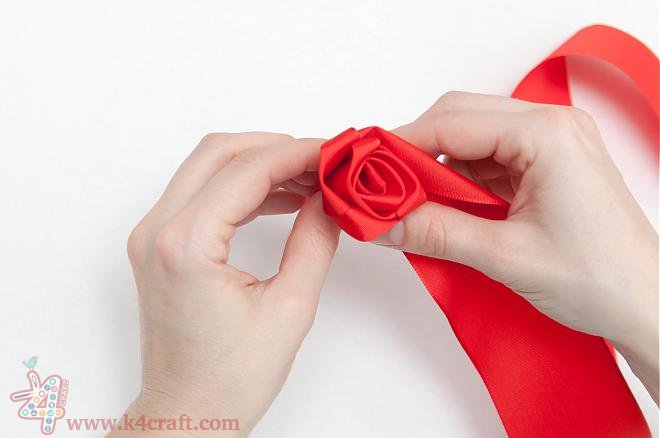 How-to-make-a-ribbon-rosette-k4craft-How to make a ribbon rosettes, ribbon roses (Tutorial)