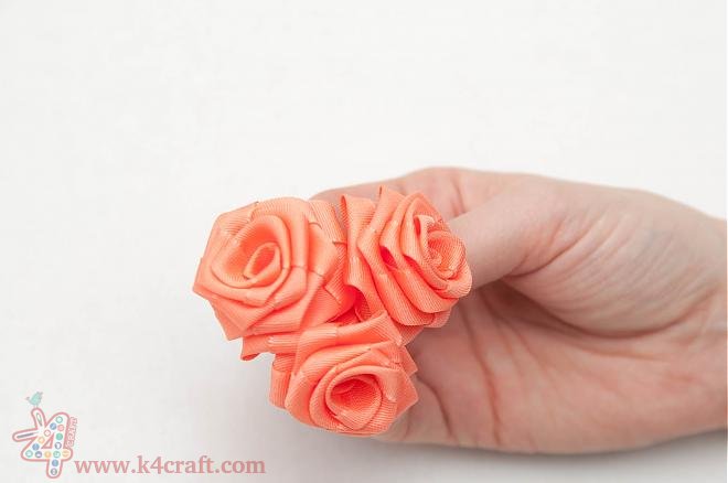 How-to-make-a-ribbon-rosette-k4craft-featured How to make a ribbon rosettes, ribbon roses (Tutorial)