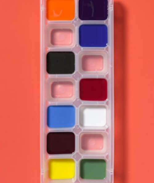 ice-cube-tray-as-paint-palette-k4craft Clever DIY Projects: Creative way to Use of Ice Cube Tray