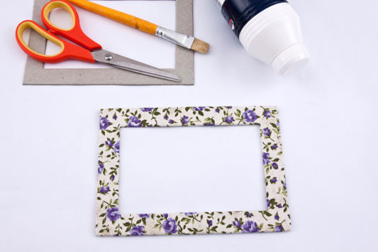 How-To-Make-a-Cardboard-Photo-Frame-How to make a Cardboard Photo Frame (Tutorial)