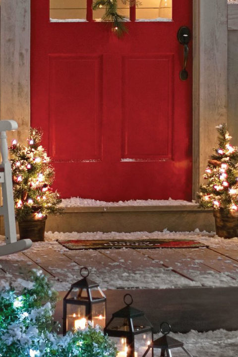 Low-Cost Christmas Decorations You Can Make Yourself