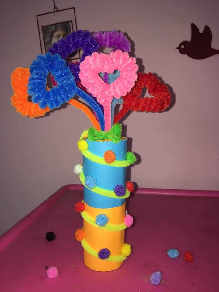 DIY Gift Idea  Cardboard tube and pipe cleaner Valentine’s Day Handmade Craft Ideas