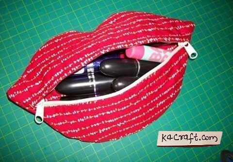 Lip Shaped Makeup Kit Valentine’s Day Handmade Craft Ideas