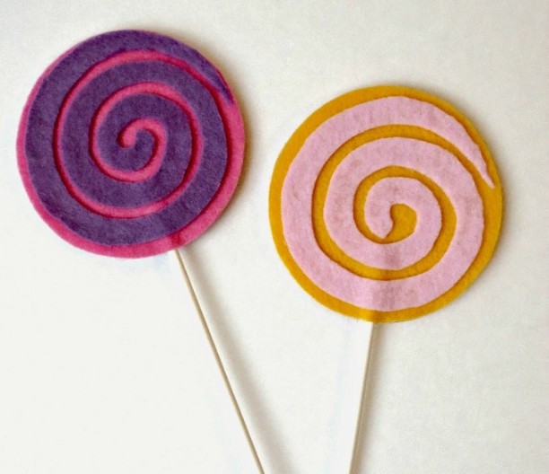 DIY Felt Craft Ideas! Several easy Felt Crafts & Projects to make. Find felt crafts for kids, teens and adults with tutorials
