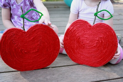 Simple Yarn Apple Craft for Preschoolers