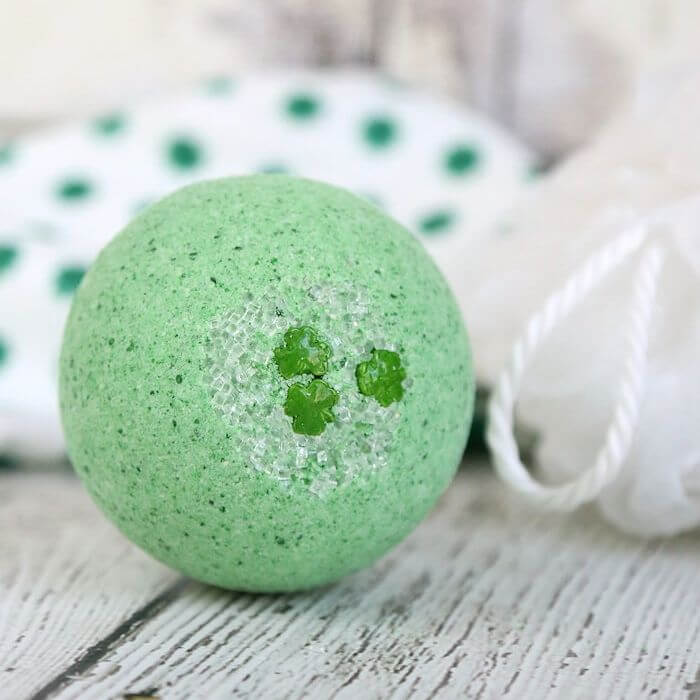 Pastel green bath bombs St. Patrick's Day Crafts