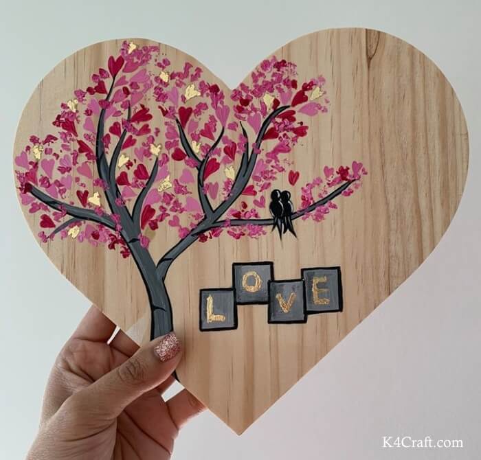 Beautiful wooden crafts for Valentine's Day